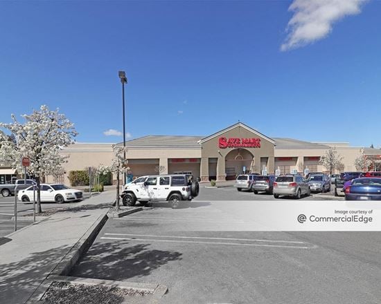 Foothill Junction Shopping Center - 5060 Foothills Blvd