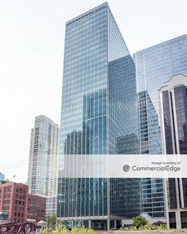 321 North Clark at Riverfront Plaza