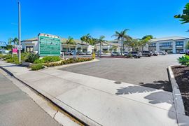 285 North El Camino Real