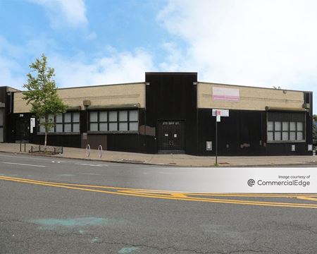 Commercial space for Rent at 215 Bay Street in Staten Island