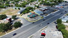 603 Bandera - Corner Restaurant + Apartment | Turnkey Equipment | Validated Corridor