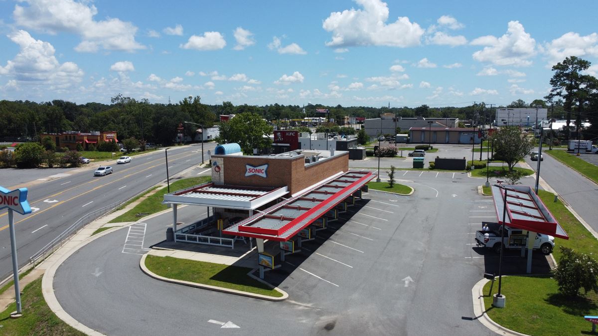 Free Standing Restaurant with Drive Through