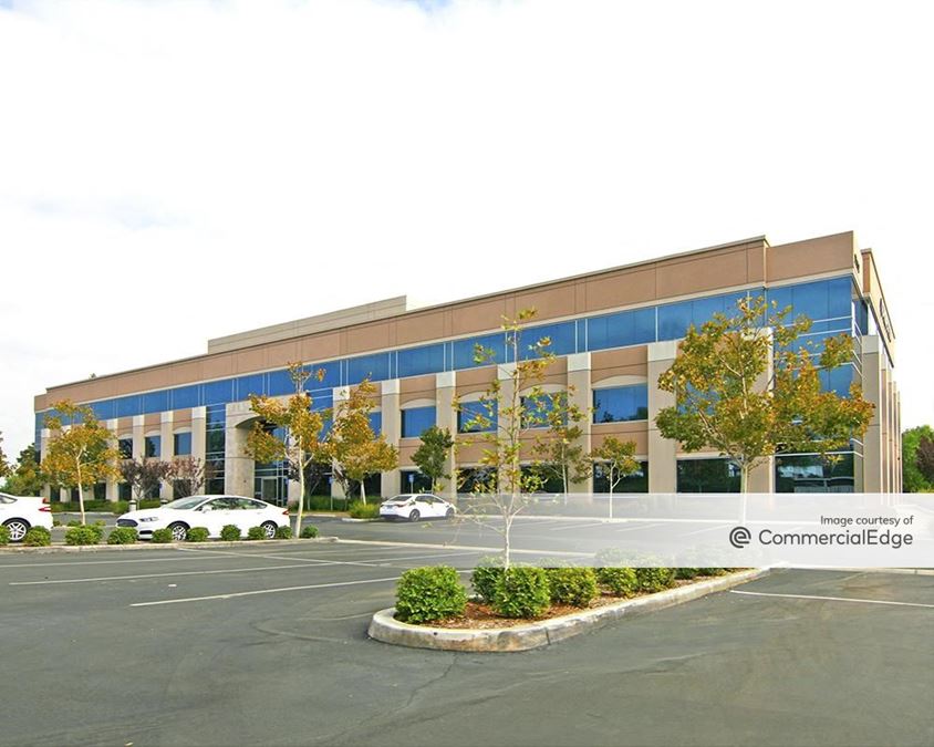 The Commons at Valencia Gateway 25152 Springfield Court 25152 The Commons at Valencia Gateway 25152 Springfield Court 25152