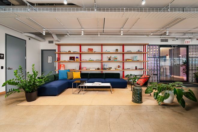 WeWork - 515 N State