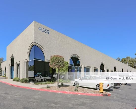 Rancho Del Oro Commerce Center