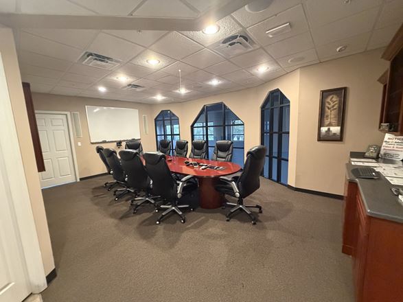 12120 Metro Pkwy