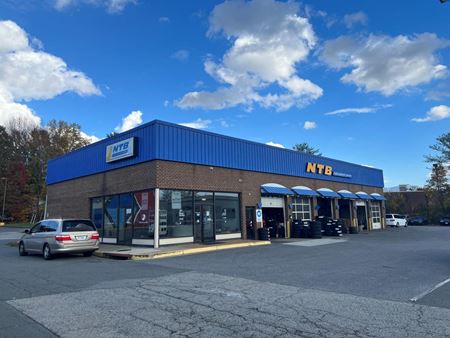Commercial space for Rent at 4304 Dale Blvd in Woodbridge