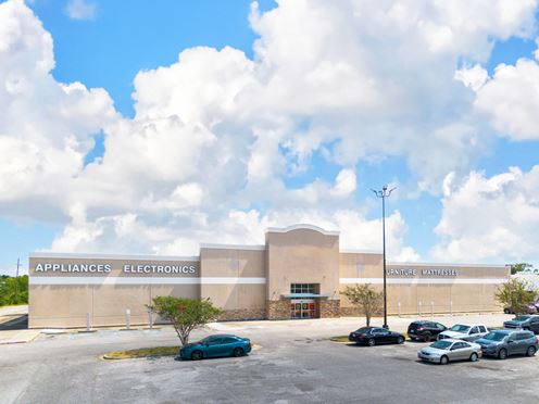 54,375 SF Big Box Retail with Dock-Highs in Power Center