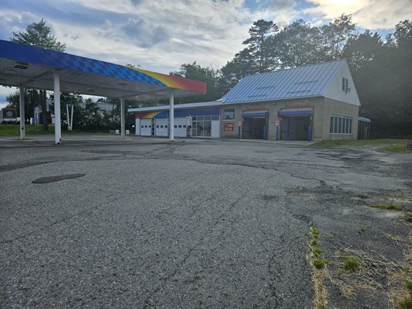 retail lot @ I-89 & I-91