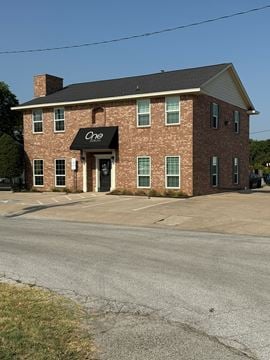 Office in Downtown Grapevine