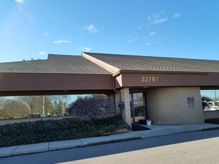 Commercial space for Rent at 32781 Middlebelt in Farmington Hills