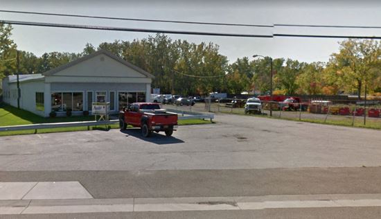 3045 Seneca St - Retail/Office/Garage/Storage Space