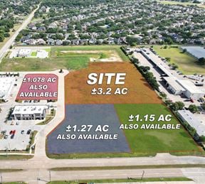 1121 Grand Oak Blvd - 3.2 Acres