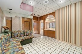 609 Farmington Ave