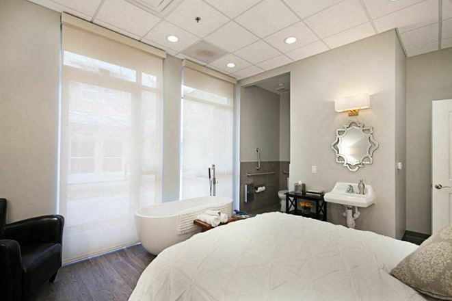 2045 S Vineyard, Bldg 2E, Ste 136