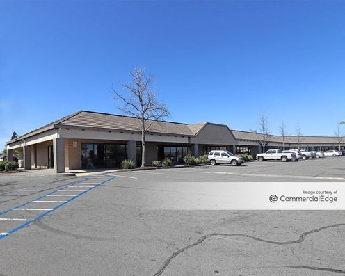 SummerHills Plaza