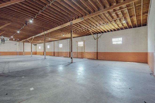 1823 Commercial St NE Suite A