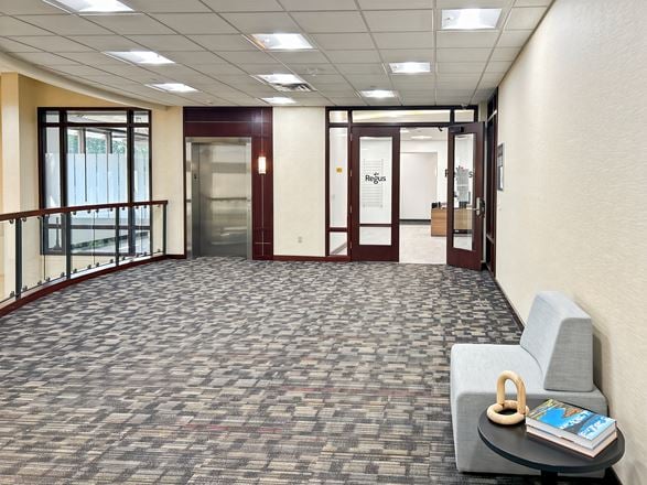 Regus - Bloomington - 4470 W 78th Street Cir