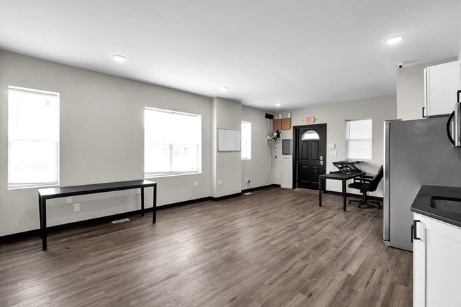 1386 East Main Street