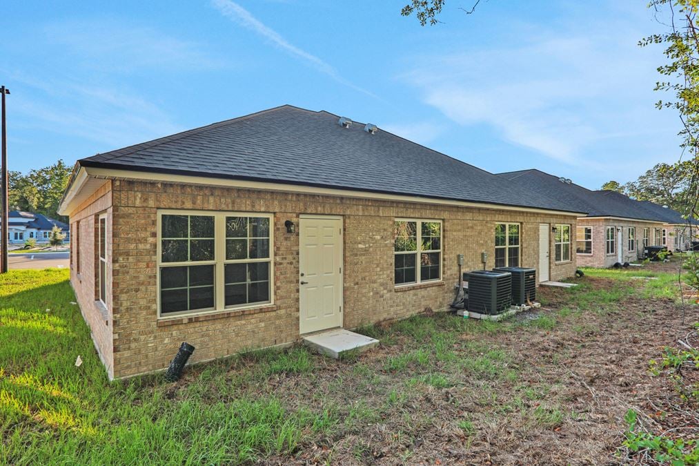 34 Roberts Village Court, Unit #202