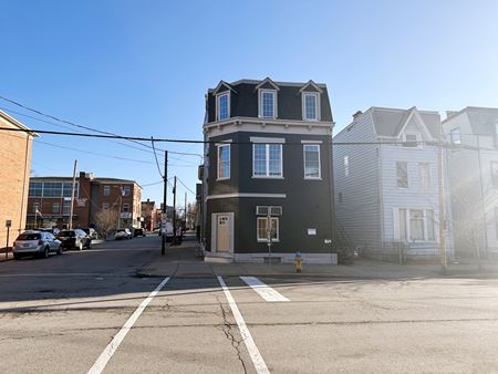 Multi-Family Mixed-Use Building - Newport