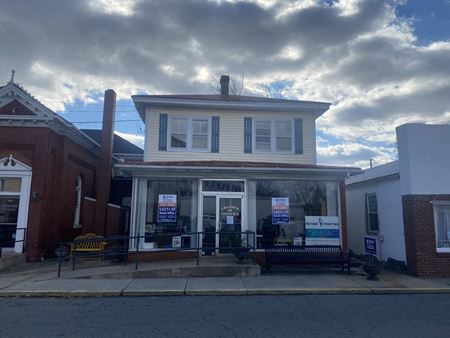 Highly Visible Mixed-Use Storefront | Hawthorn St. | Colonial Beach, VA | FOR LEASE - Colonial Beach