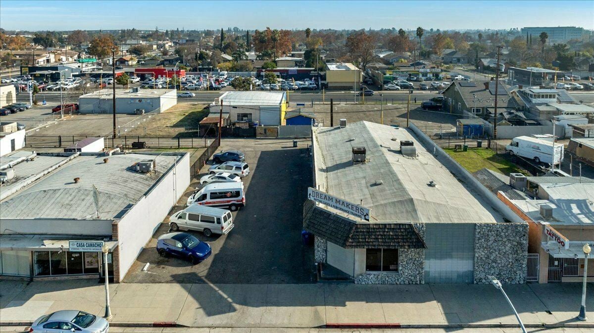 Owner User/Investment Opportunity: High Exposure Retail Building in Fresno