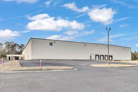 71,913 SF Industrial For Lease | 29' Clear Heights | 4 Docks