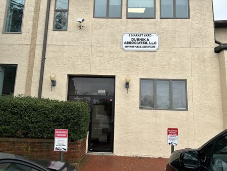 ±1,000 SF Vacant Office Space - Freehold