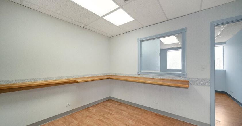 129 S Roselle Rd