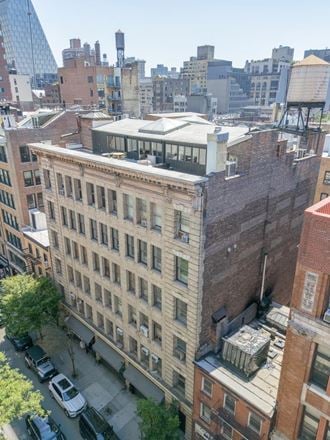 114 W 17th St #1