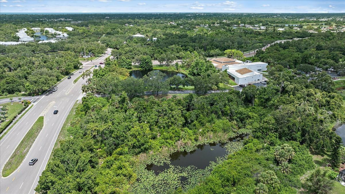 Woodmere Park Vacant Land