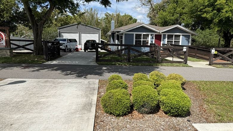 1,424 SF Office/Retail Building Downtown Clermont