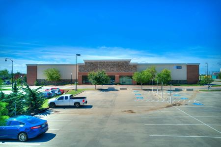 Retail space for Sale at 640 SW 19th Street in Moore