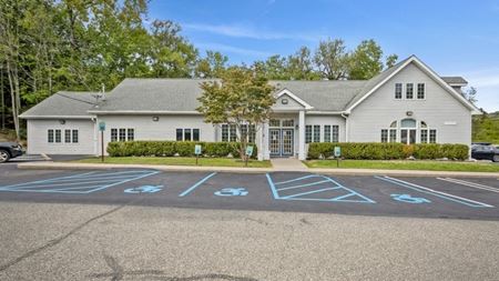6.9% CAP NNN / Medical Office / 1.5 miles from I-84 - Newburgh