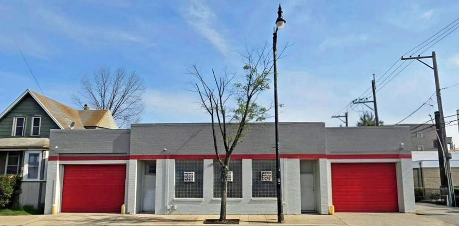 2418 W Irving Park Rd