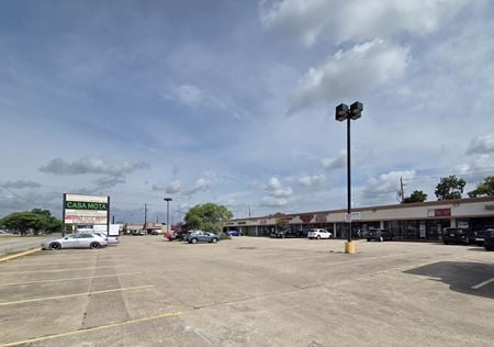 Retail space for Rent at 12450 Bissonnet St in Houston