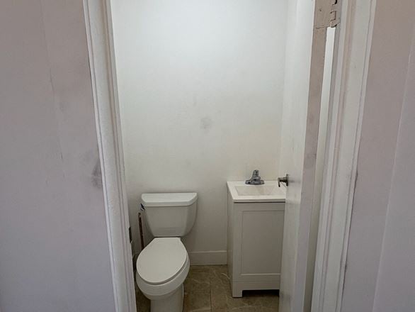 100 Hialeah Dr