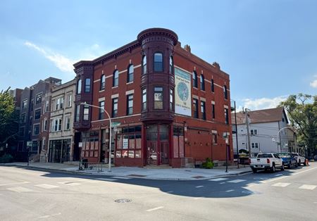 Retail space for Rent at 3356 N Sheffield Ave in Chicago
