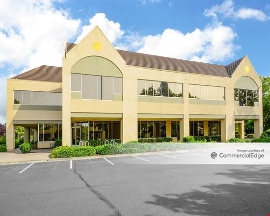 Fairfield West Plaza - 1455 Oliver Road