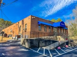 School Building Opportunity | ±16,992 SF