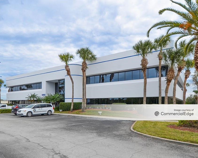 Lakehurst Building 5950 Lakehurst Drive, Orlando, FL Office Building