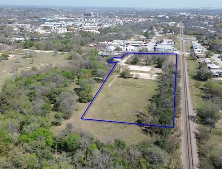 Photo of commercial space at 415 North Hickory Avenue in New Braunfels