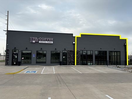Retail space for Rent at 4650 Utica Ridge Rd in Davenport
