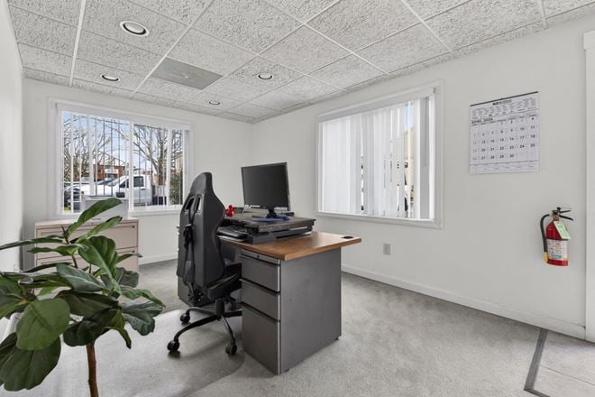 Flexible Office Condo, Dual Entry, Income Potential