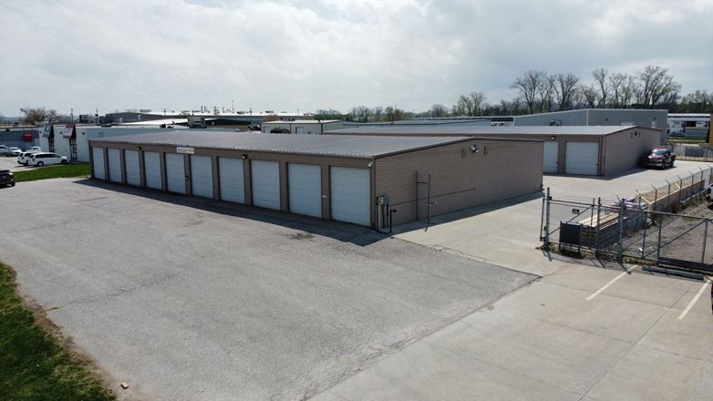 1215 Lew Ross Road
