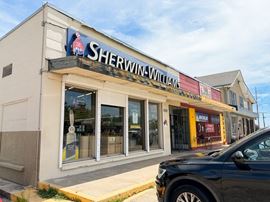 Retail Strip Fronting Airline Hwy