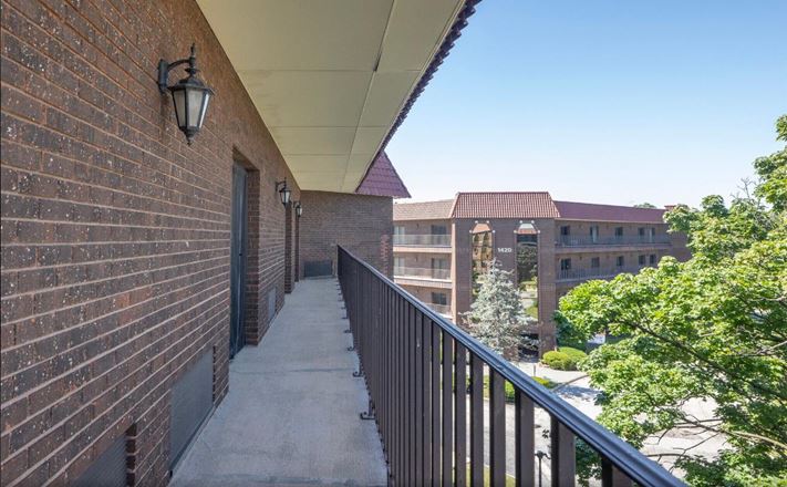 1400 Renaissance Drive