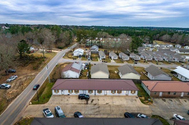 20 Units | Fully Renovated | Hattiesburg, MS | Angel's Cove Apartments