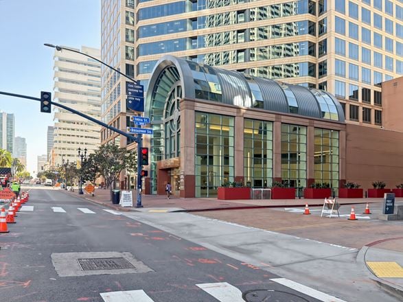 CA, San Diego - 501 W. Broadway